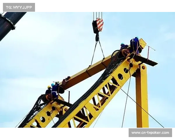 里尔战术风格侧重边路冲击与高空作业